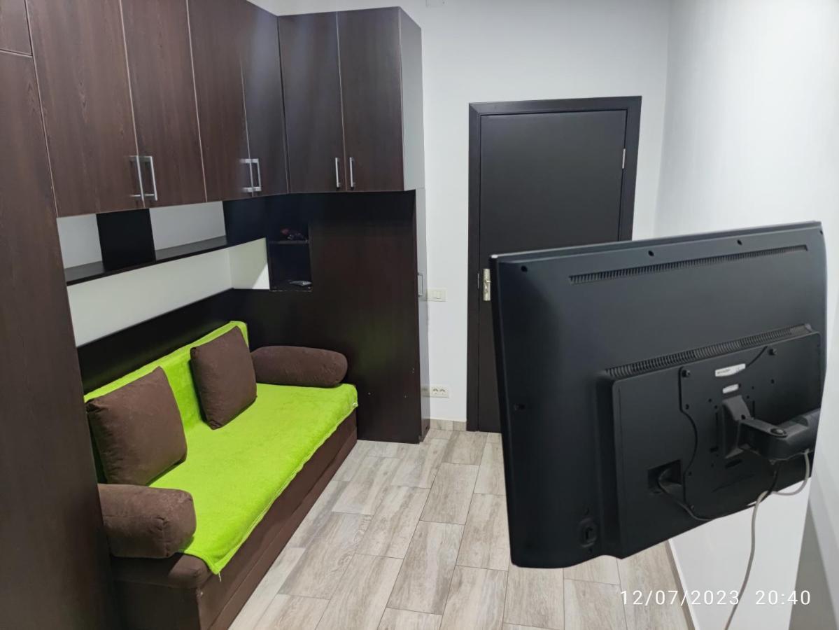 Christie's 2 central apartment Bucarest Extérieur photo